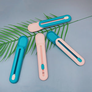Feeder Cat Strip Squeeze Spoon - Gusto Illusions
